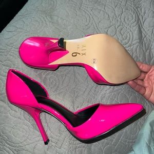 Hot pink heels size 8.5 never been worn